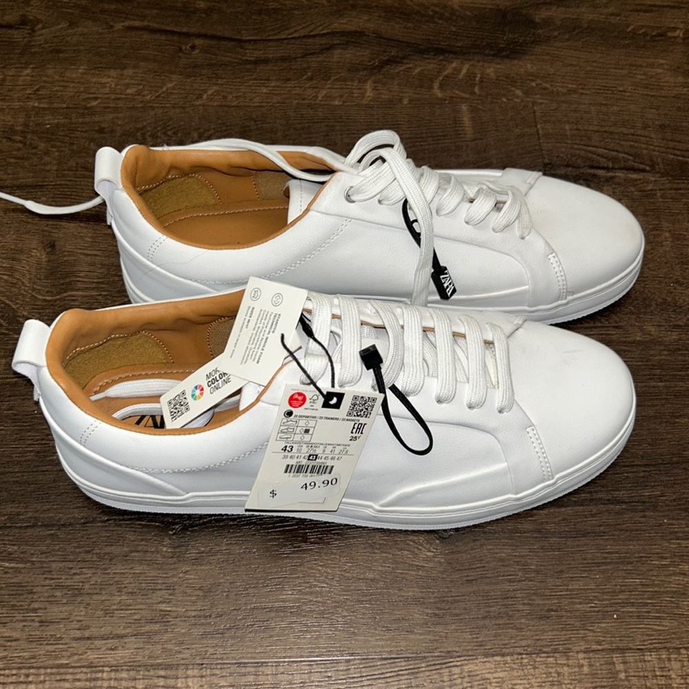 NWT ZARA men’s white sneakers